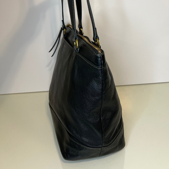 Fossil Black Leather Large Tote Bag 14in x 11in Zip Closure Inner Pockets - Picture 2 of 13